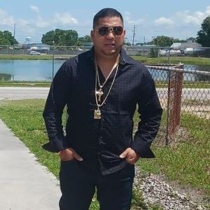 Meet your Posher, Carlos ivan